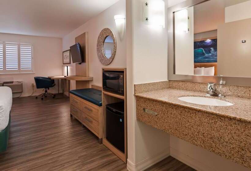 فندق Best Western Plus Capitola By The Sea Inn & Suites