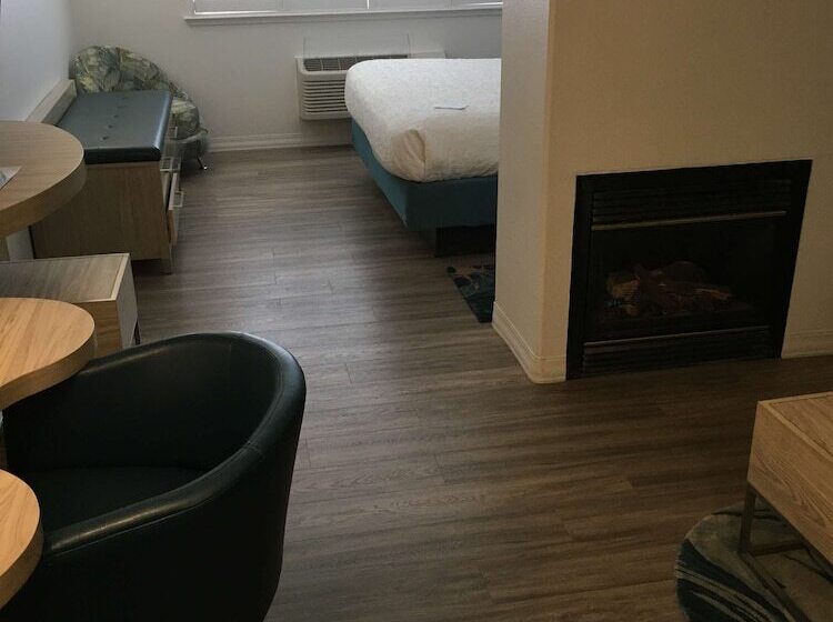 فندق Best Western Plus Capitola By The Sea Inn & Suites