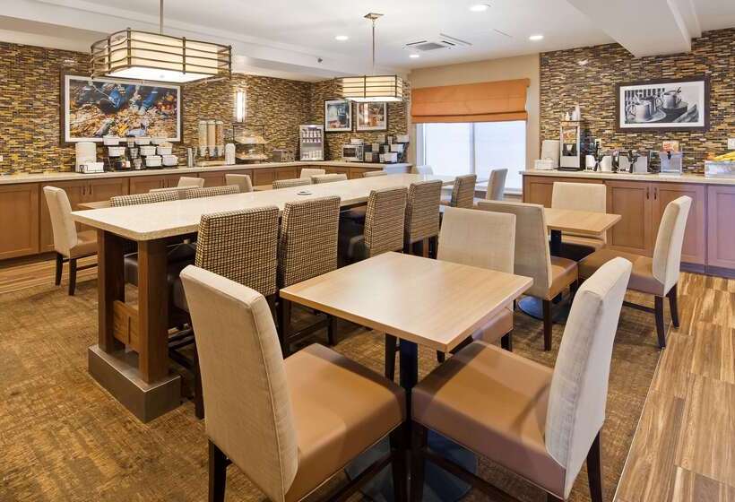 בית מלון כפרי Best Western Plus Cottontree Inn