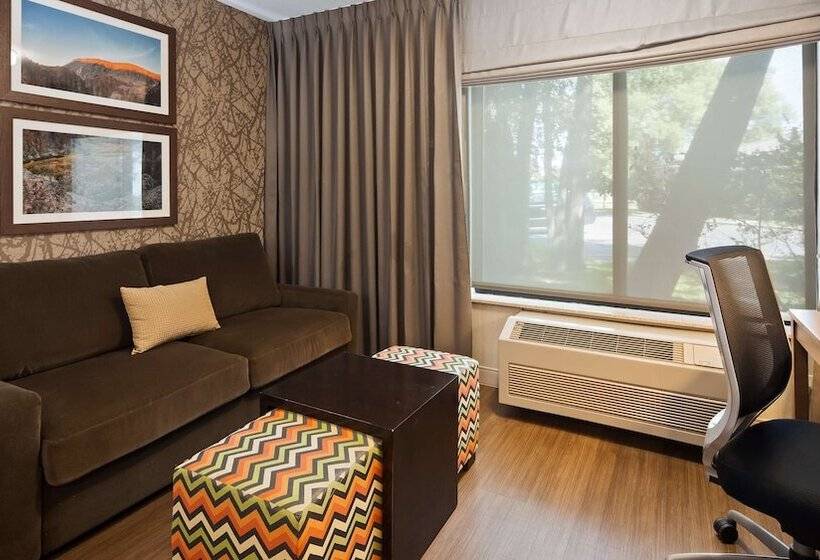 בית מלון כפרי Best Western Plus Cottontree Inn