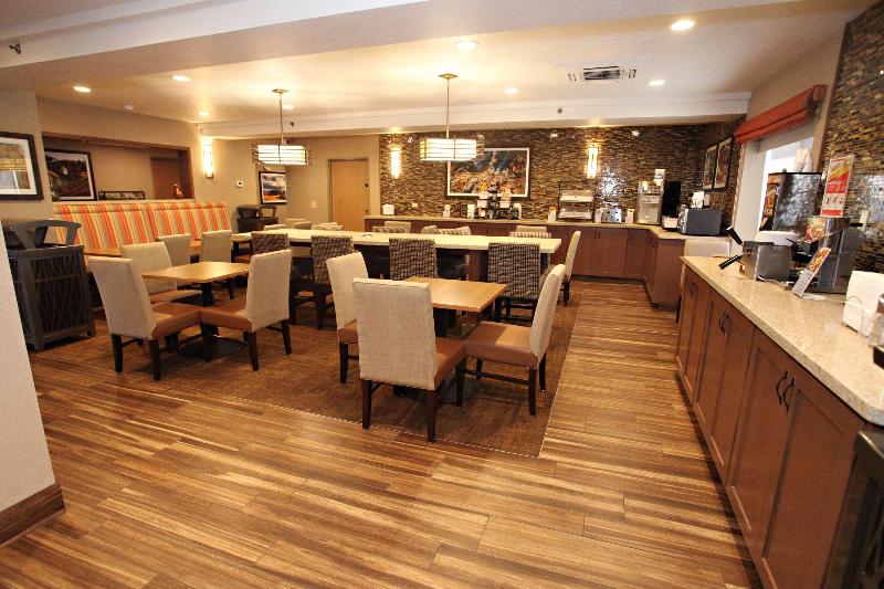 בית מלון כפרי Best Western Plus Cottontree Inn