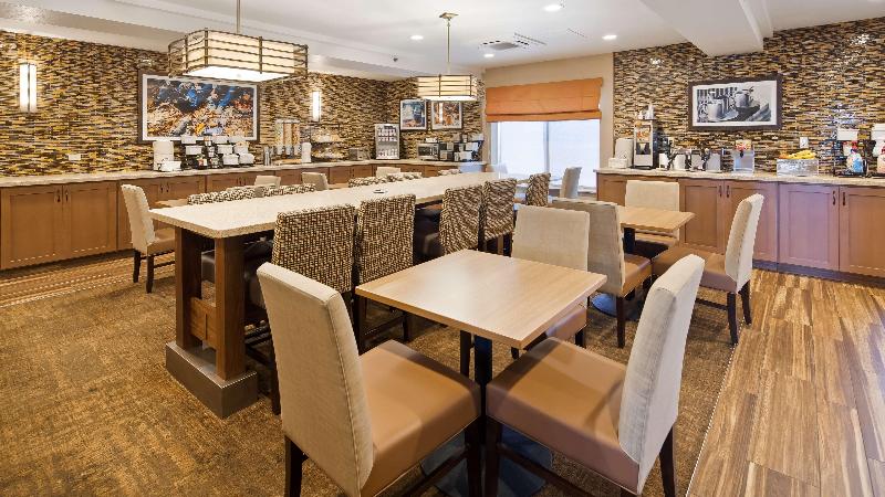 בית מלון כפרי Best Western Plus Cottontree Inn