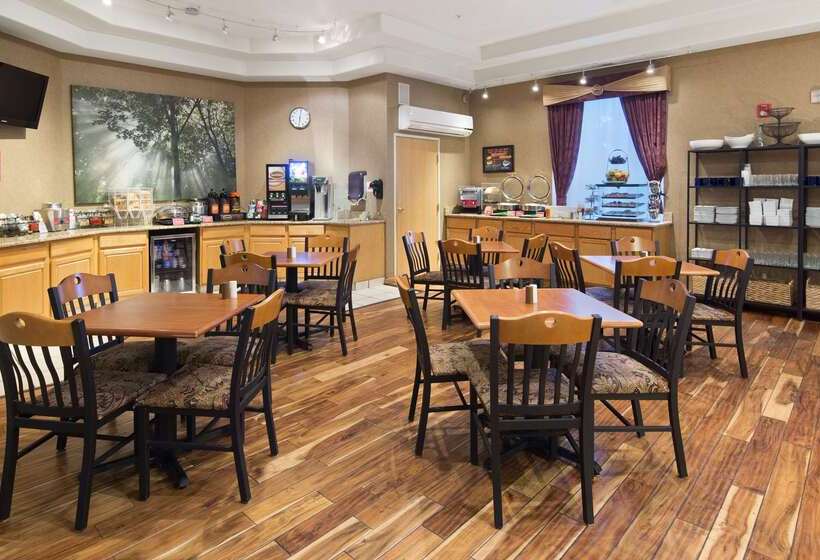 فندق Best Western Plus Des Moines West Inn & Suites