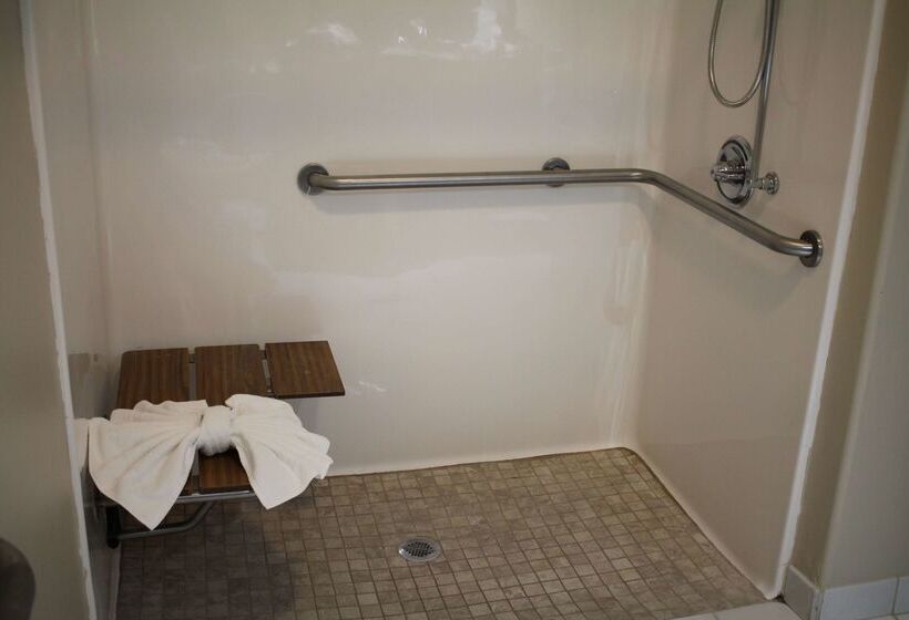 فندق Best Western Plus Des Moines West Inn & Suites