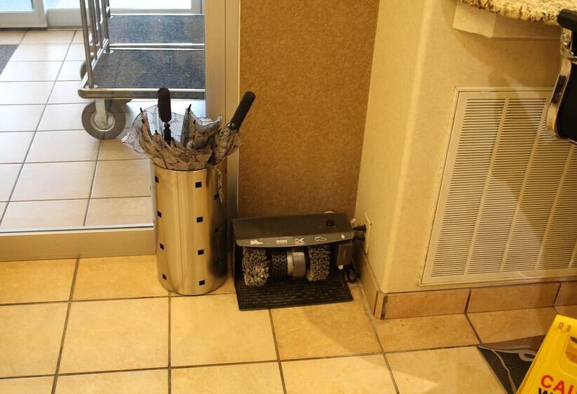 فندق Best Western Plus Des Moines West Inn & Suites