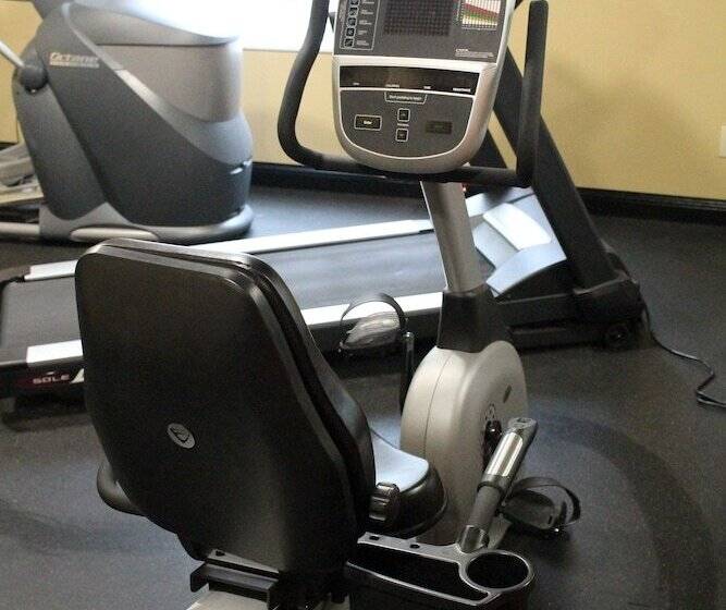 فندق Best Western Plus Des Moines West Inn & Suites