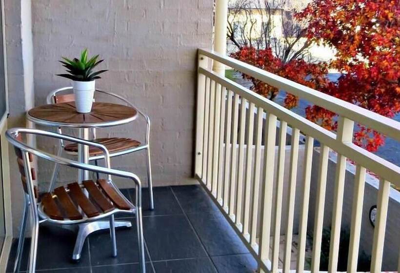 בית מלון כפרי Best Western Plus Goulburn