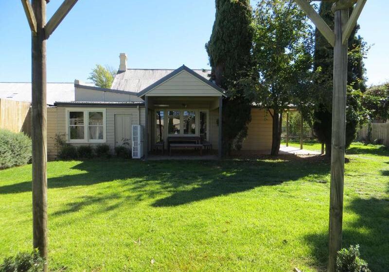 בית מלון כפרי Best Western Plus Goulburn