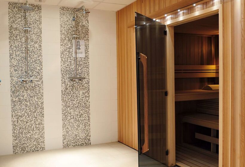 Отель Best Western Plus Hostellerie Du Vallon