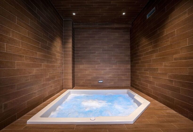 Отель Best Western Plus Hostellerie Du Vallon