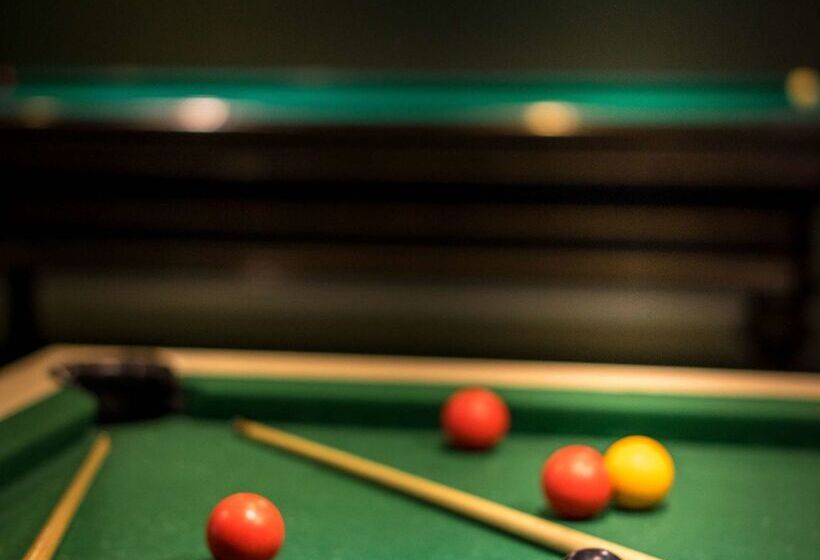 Отель Best Western Plus Hostellerie Du Vallon