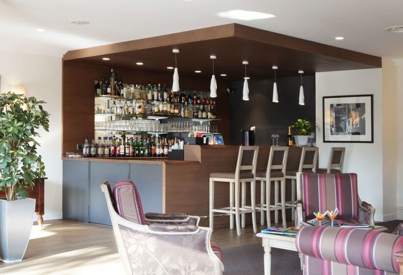 Отель Best Western Plus Hostellerie Du Vallon