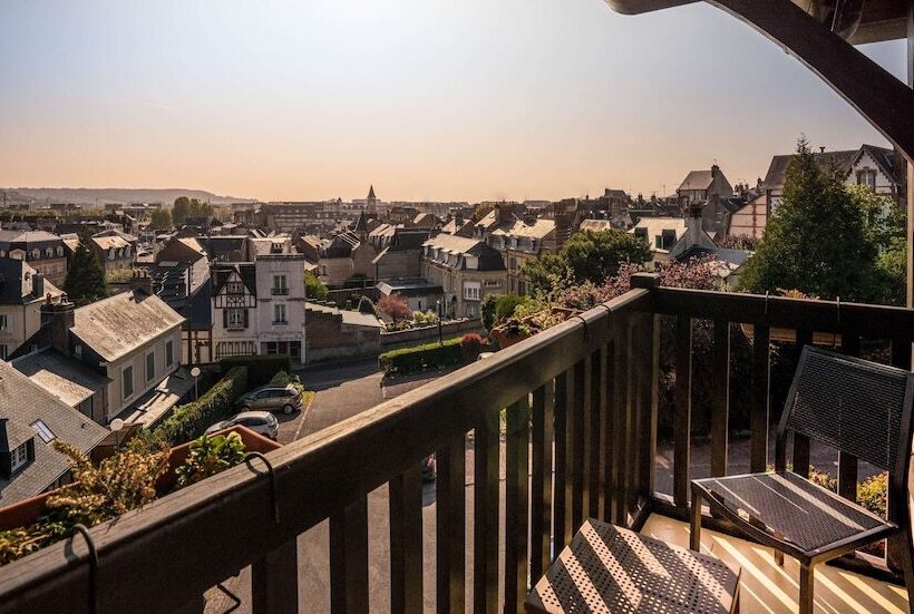 Отель Best Western Plus Hostellerie Du Vallon