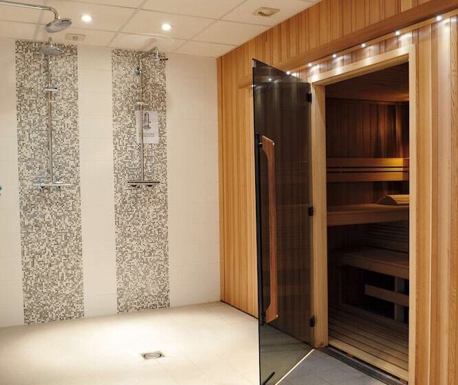 Отель Best Western Plus Hostellerie Du Vallon