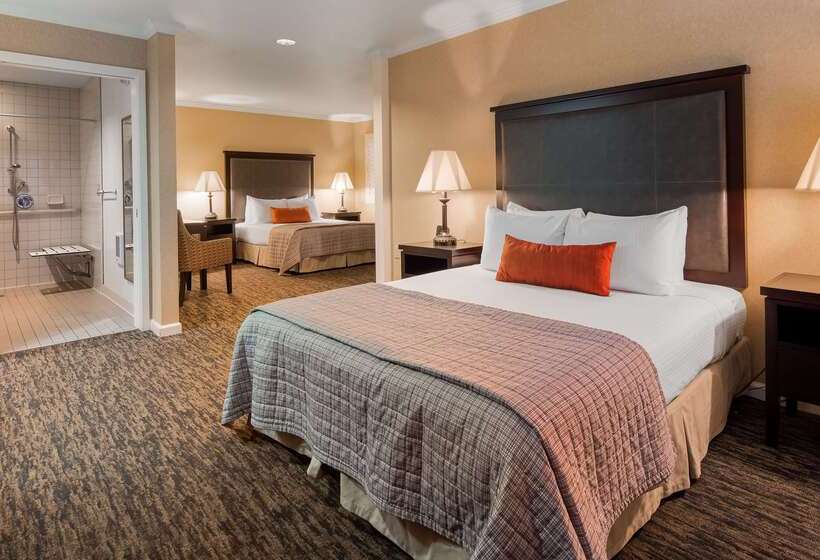 فندق Best Western Plus Humboldt Bay Inn