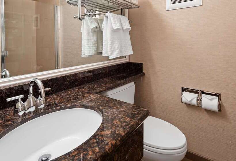 فندق Best Western Plus Humboldt Bay Inn