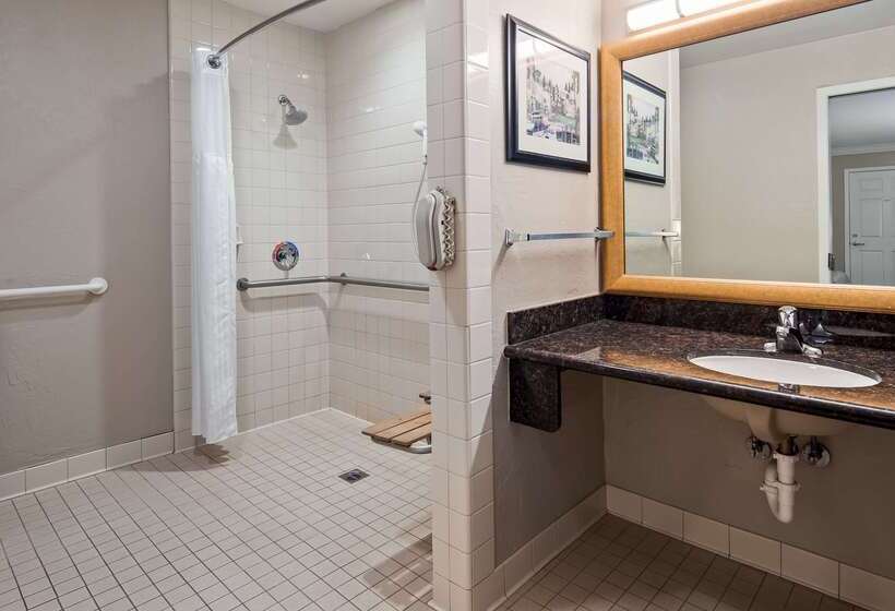 فندق Best Western Plus Humboldt Bay Inn