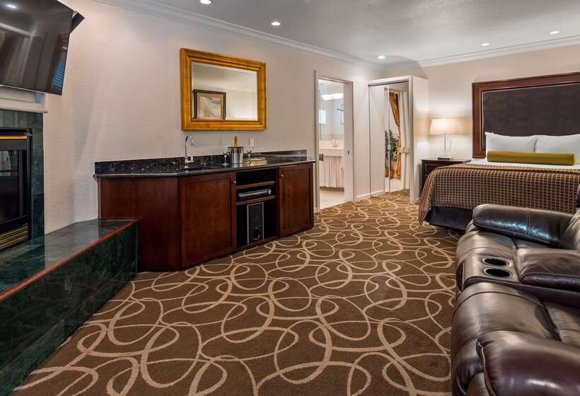 فندق Best Western Plus Humboldt Bay Inn