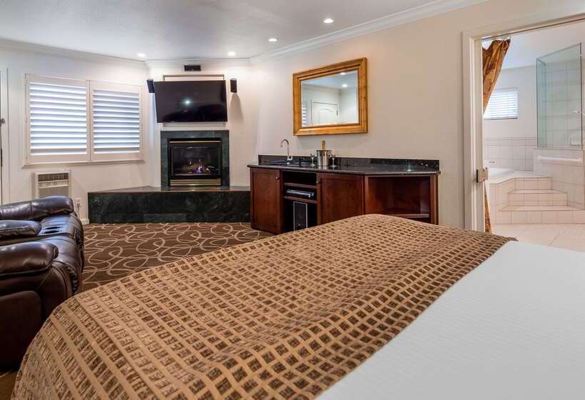 فندق Best Western Plus Humboldt Bay Inn