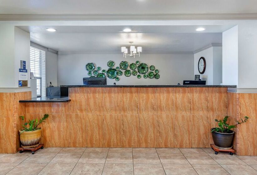 Отель Best Western Plus John Jay Inn & Suites