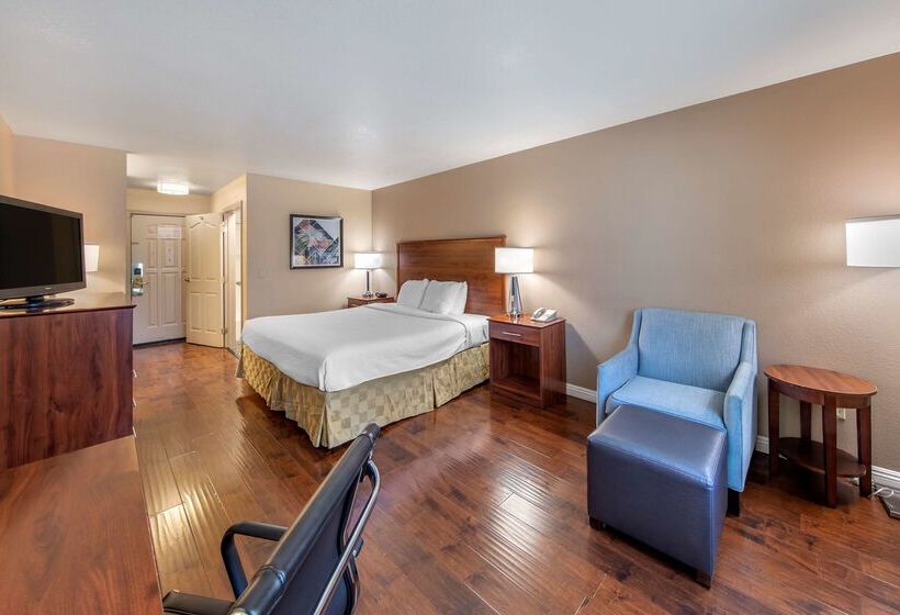 Отель Best Western Plus John Jay Inn & Suites