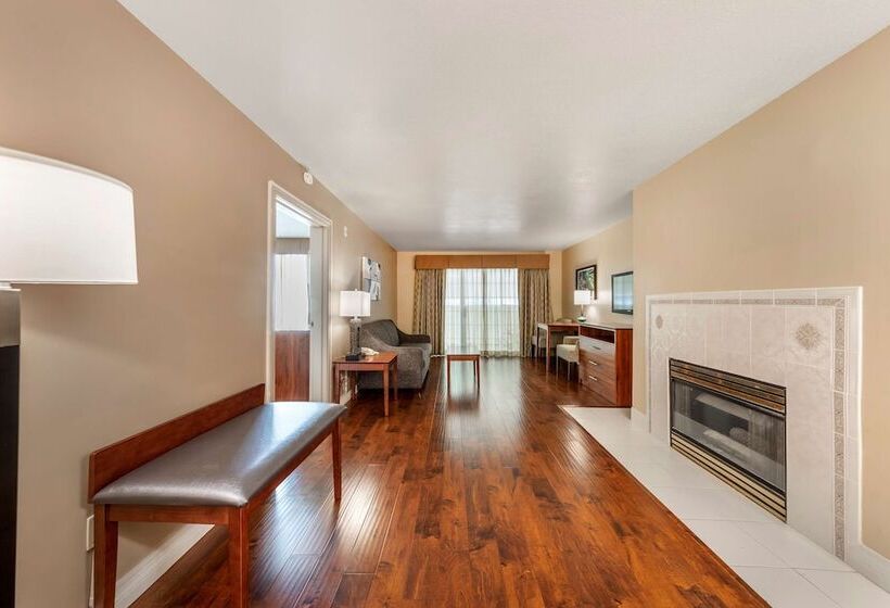 Отель Best Western Plus John Jay Inn & Suites