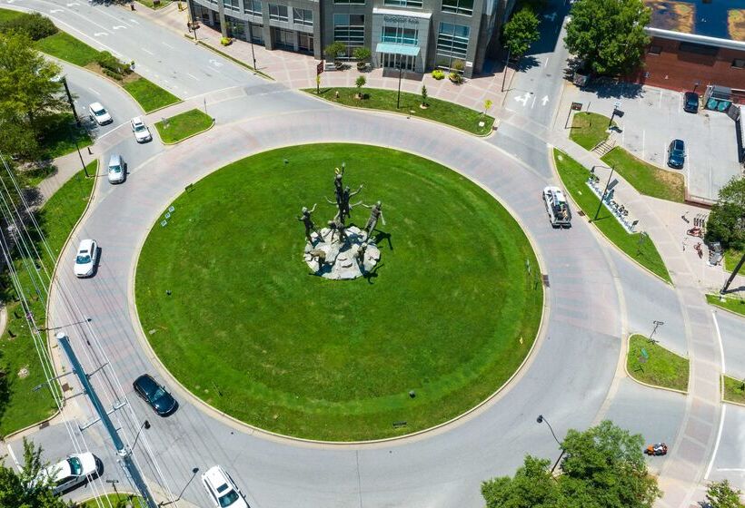 هتل Best Western Downtown Plus Music Row