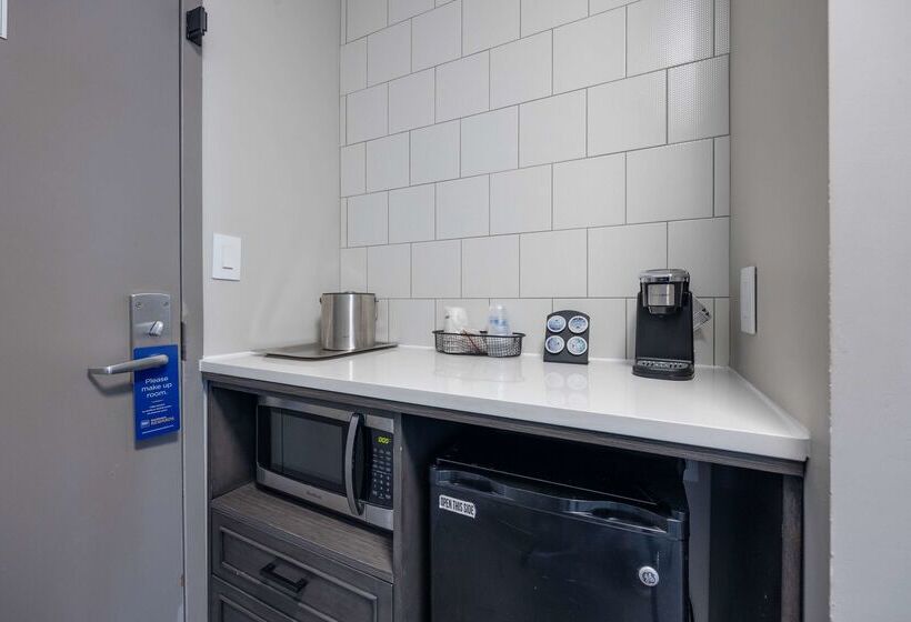 هتل Best Western Downtown Plus Music Row