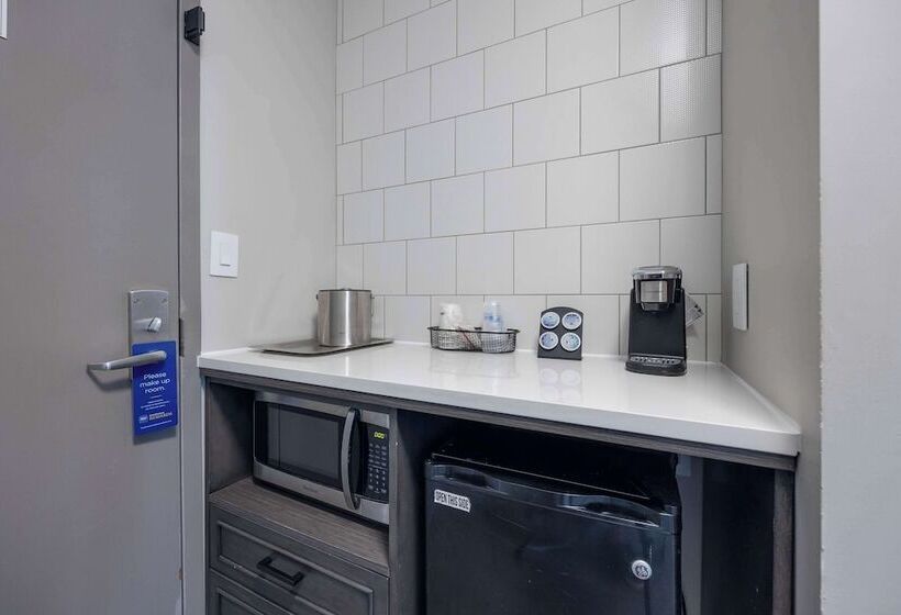 هتل Best Western Downtown Plus Music Row