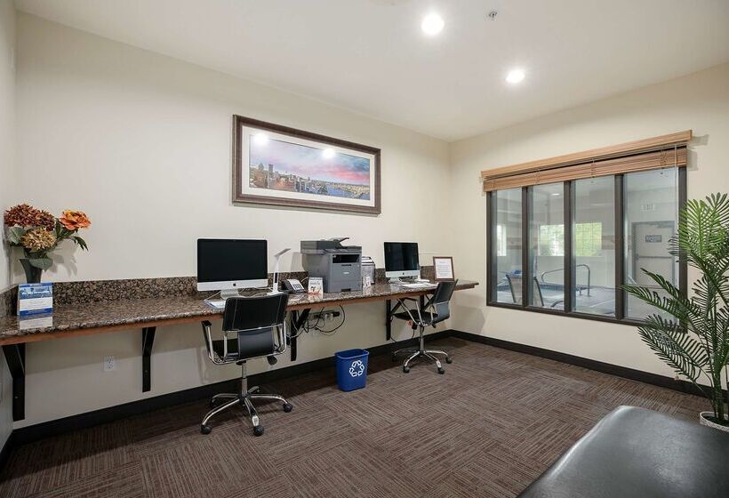 호텔 Best Western Plus Northwind Inn & Suites