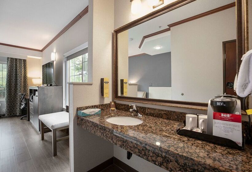 호텔 Best Western Plus Northwind Inn & Suites