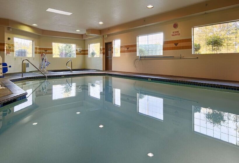 호텔 Best Western Plus Northwind Inn & Suites