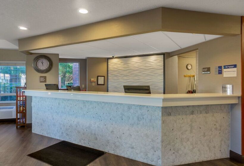 فندق Best Western Plus Park Place Inn & Suites