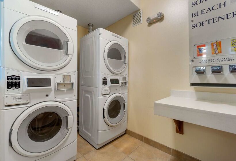 فندق Best Western Plus Park Place Inn & Suites