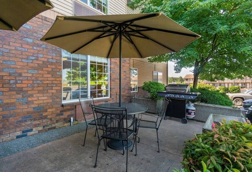 فندق Best Western Plus Park Place Inn & Suites