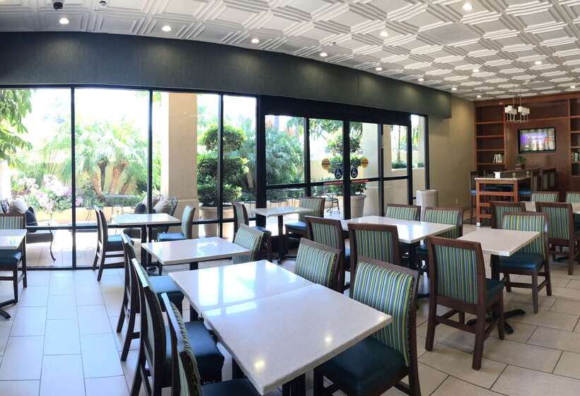 فندق Best Western Plus South Coast Inn