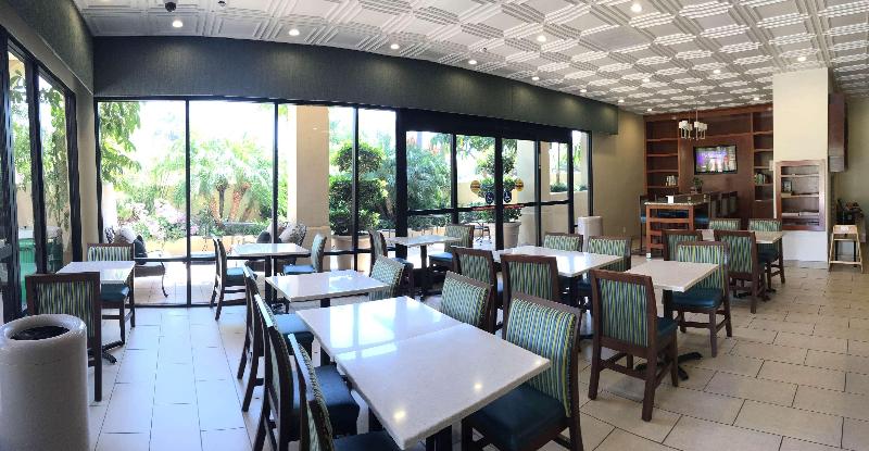 فندق Best Western Plus South Coast Inn