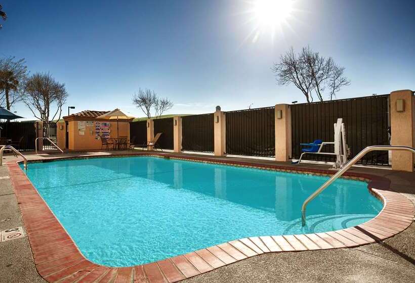 בית מלון כפרי Best Western Plus Villa Del Lago Inn Patterson