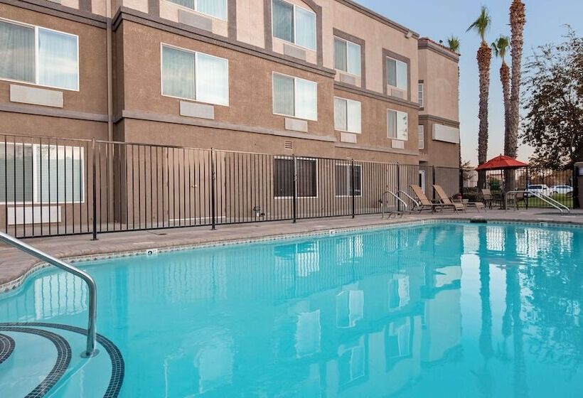 בית מלון כפרי Best Western Plus Villa Del Lago Inn Patterson