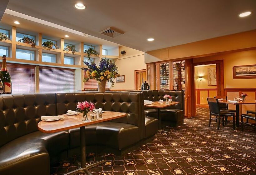 فندق Best Western Plus Windjammer Inn & Conference Center