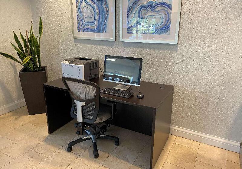 فندق Best Western Tampa