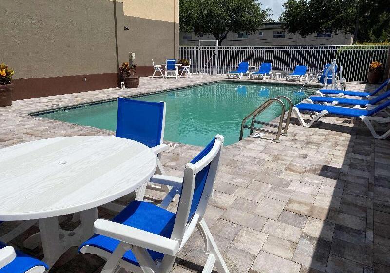 فندق Best Western Tampa