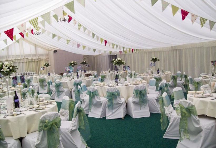 فندق Whitworth Hall  & Deer Park  Durham