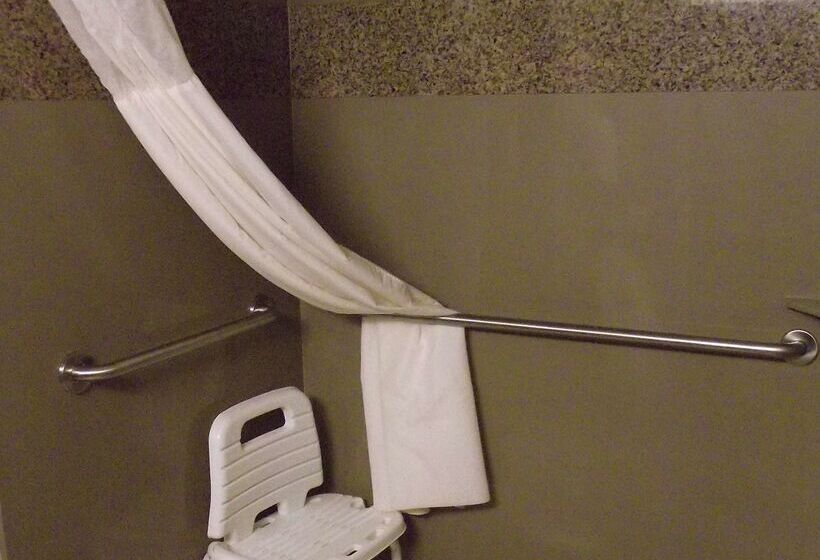 فندق Best Western Woodland Inn