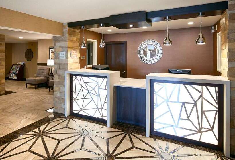 فندق Best Western Woodland Inn