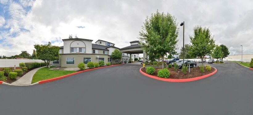 فندق Best Western Woodland Inn