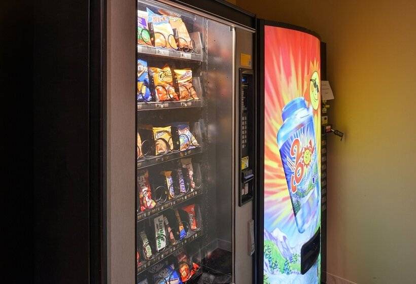 فندق Best Western Woodland Inn