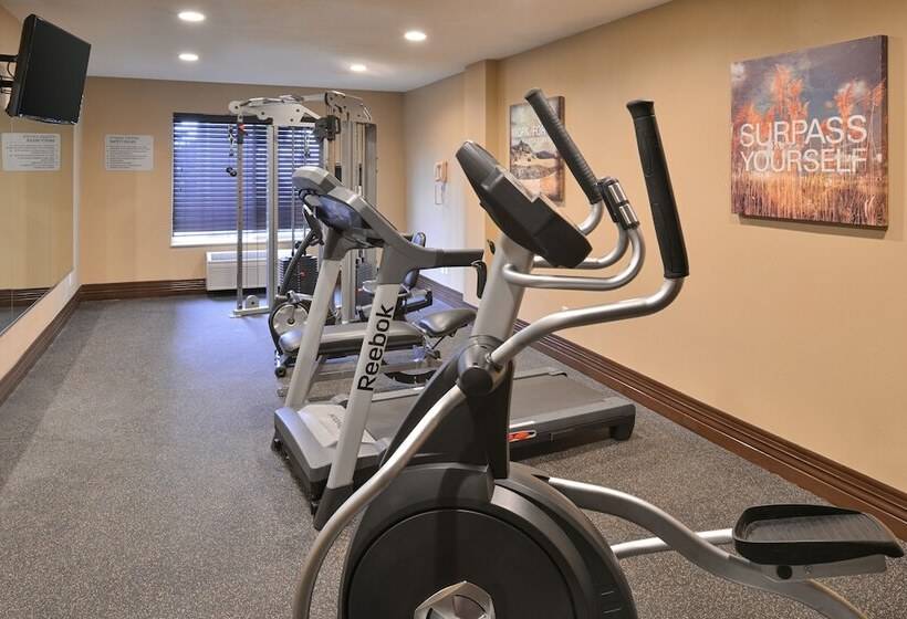 فندق Best Western Woodland Inn