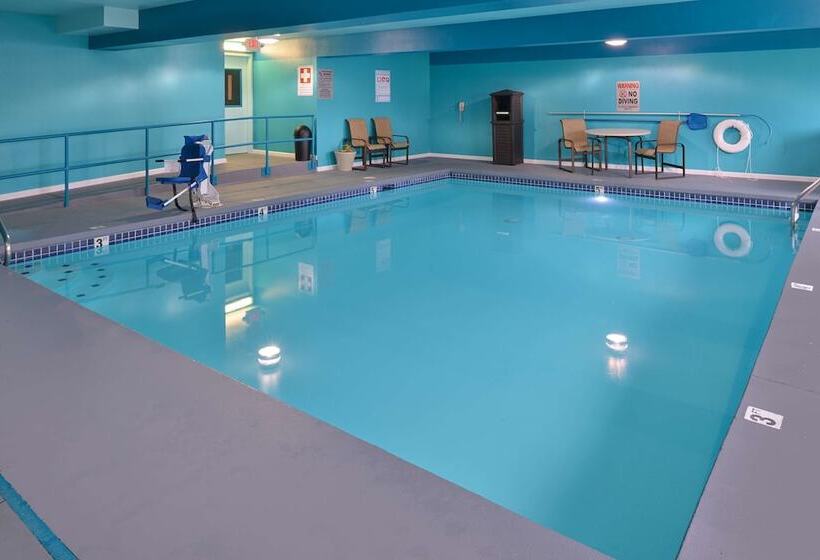 فندق Best Western Woodland Inn