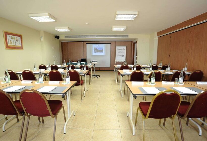 호텔 Travelodge Alicante Puerto